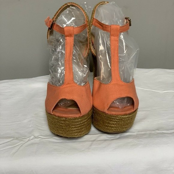 Shoe Dazzle Wedge T-Strap Peach Size 6 - Picture 3 of 6